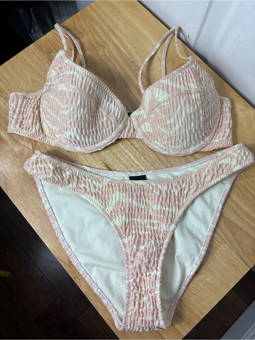 RARE Triangl Cotton candy saria Textured Pink & Cream Bikini Set size Small